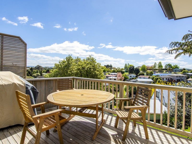 10 Zachary Place, Welcome Bay, Tauranga - Carousel 2