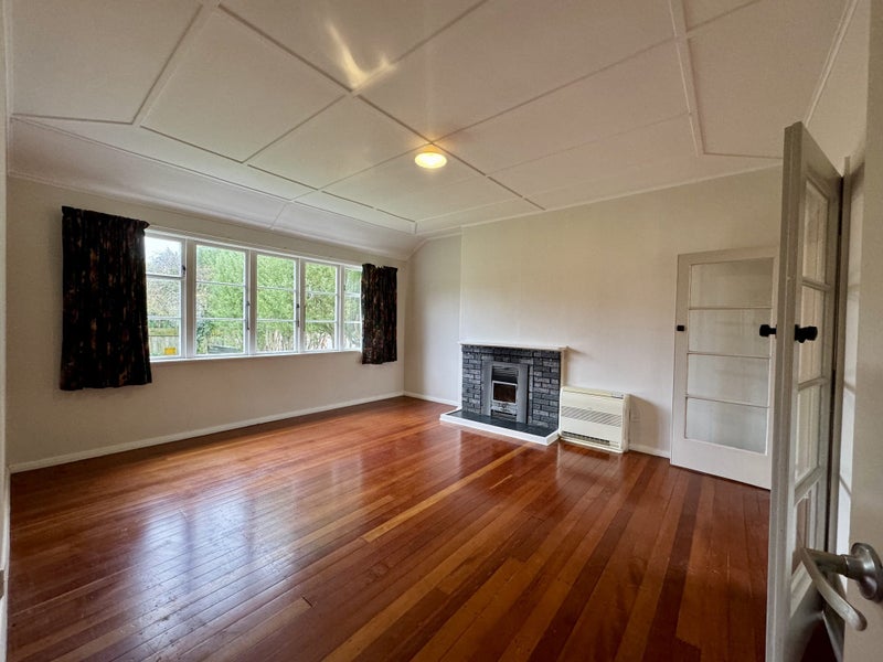 111 Cambridge Terrace, Fairfield, Lower Hutt - Carousel 9