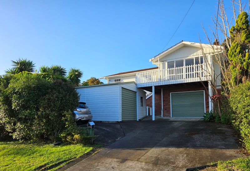 28 Sea Vista Avenue, Beach Haven, Auckland - Carousel 2