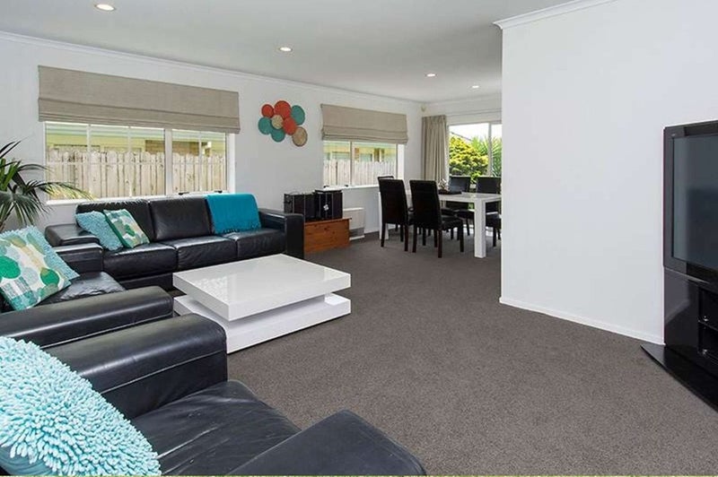 10 Ambleside Drive, Northpark, Auckland - Carousel 2
