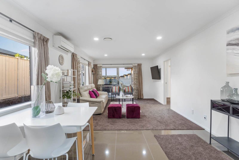 8 Sycamore Street, Flat Bush, Auckland - Carousel 2