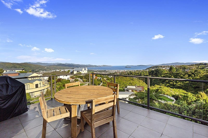 47 Arahiwi Grove, Tirohanga, Lower Hutt - Carousel 2