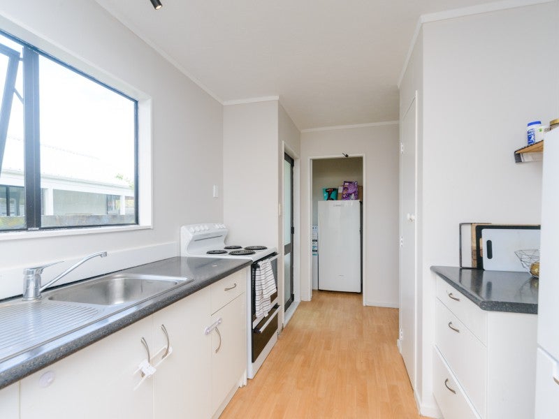 3A Athena Grove, Highbury, Palmerston North - Carousel 1