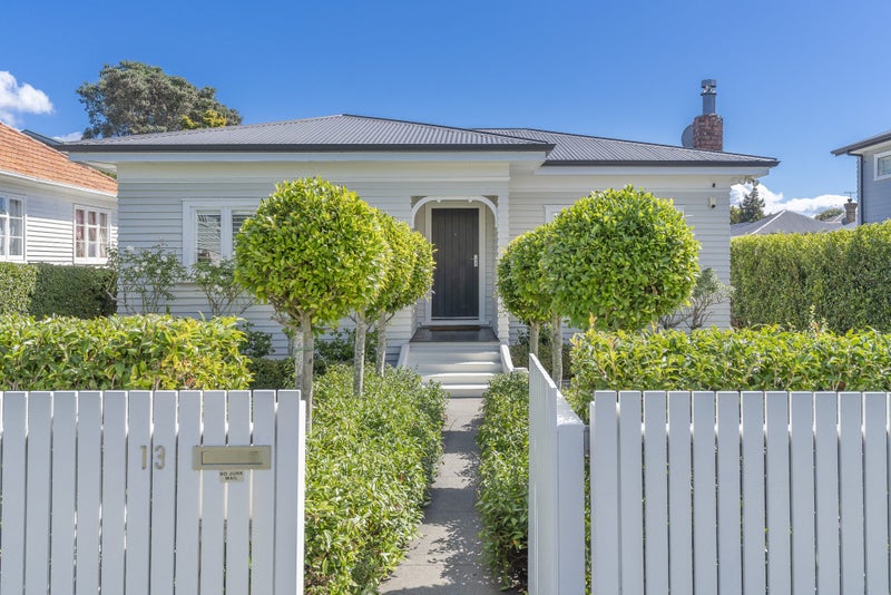 13 Huntingtree Avenue, Sandringham, Auckland - Carousel 1