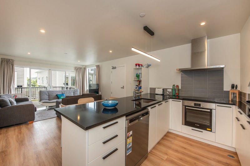 5/239 Adelaide Road, Newtown, Wellington - Carousel 1