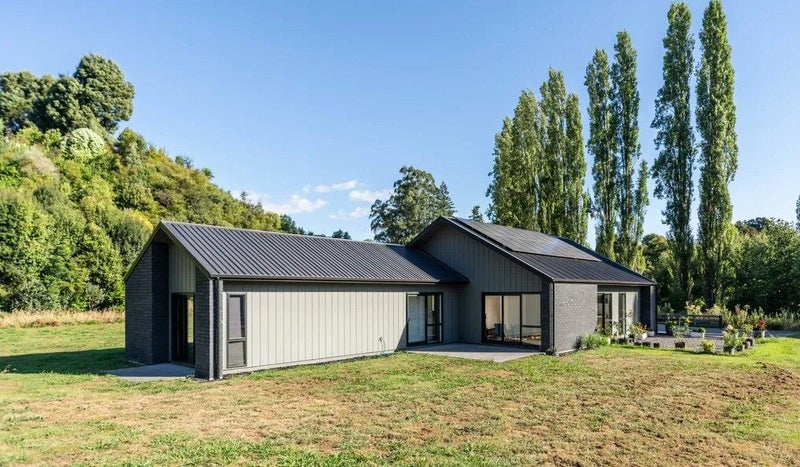 24 Mangaone Lane, Tamahere, Hamilton - Carousel 1