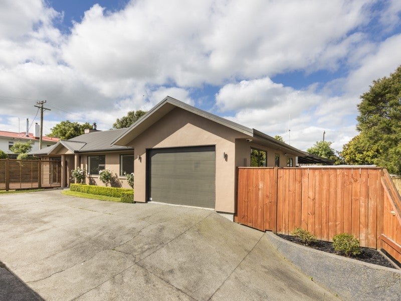128 Hillcrest Drive, Kelvin Grove, Palmerston North - Carousel 2