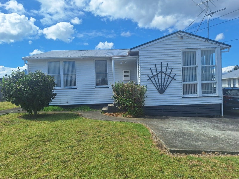 44 Taniwha Street, Wai o Taiki Bay, Auckland - Carousel 1