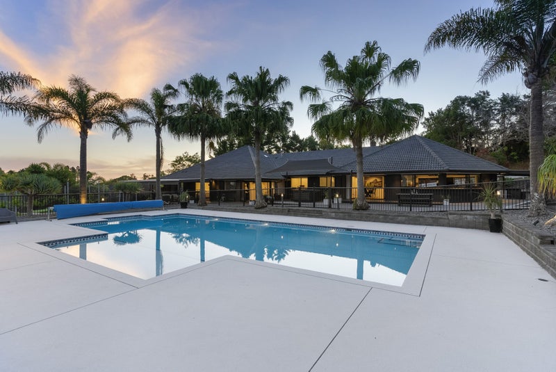 15 Polo Prince Drive, Manurewa - Carousel 1