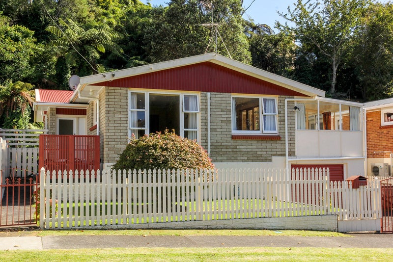 44 Pembroke Street, Westown, New Plymouth - Carousel 2