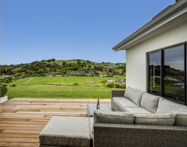 4 Ridgeway Terrace, Taradale, Napier - Carousel 23