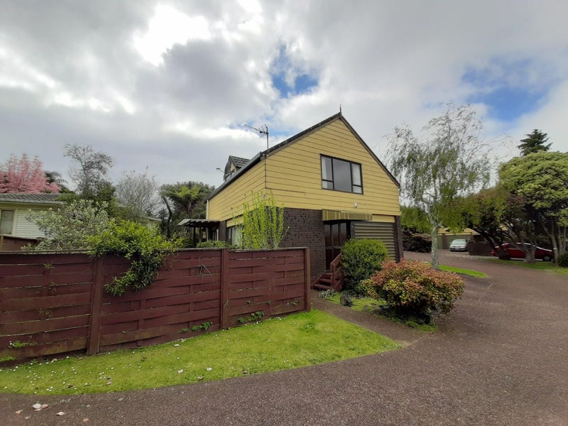 2/58 Hayr Road, Three Kings, Auckland - Carousel 1