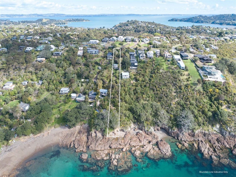 53 Queens Drive, Oneroa, Waiheke Island - Carousel 1