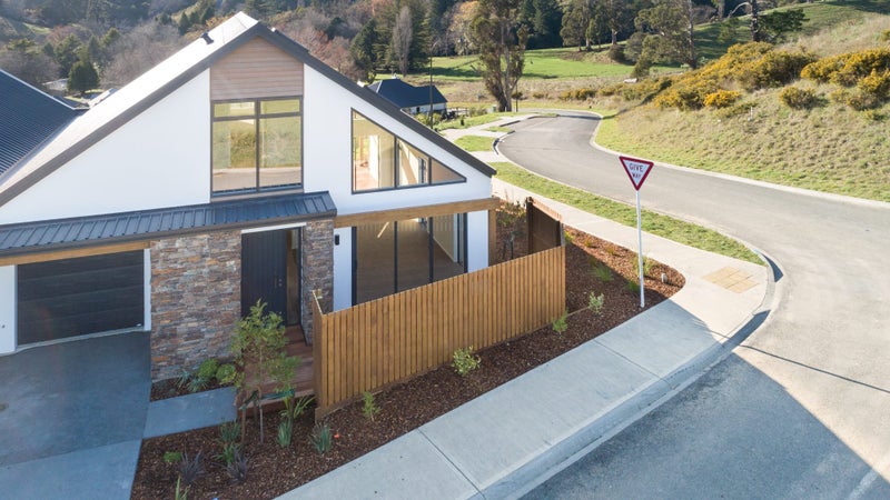 2 Hill Tops Way, Stoke, Nelson - Carousel 1