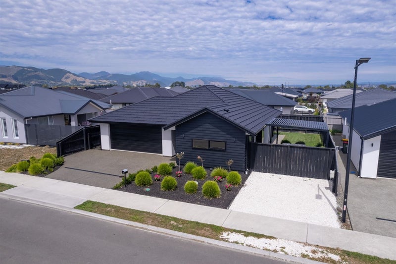 7 Holstein Lane, Appleby, Richmond - Carousel 23