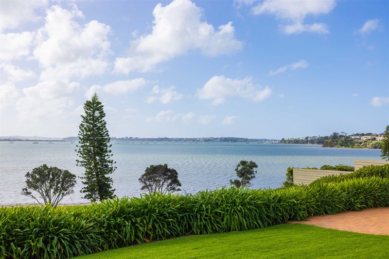 32 Bramley Drive, Farm Cove, Auckland - Carousel 1