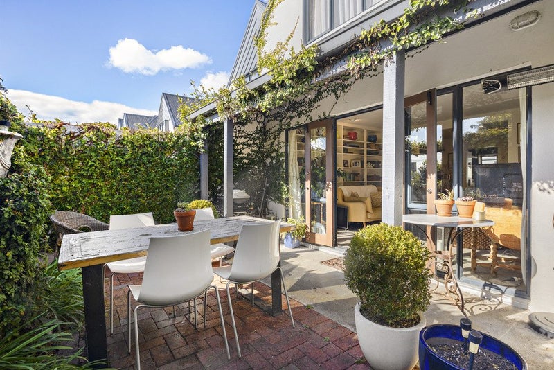 8/14 Harriett Street, Thorndon, Wellington - Carousel 1