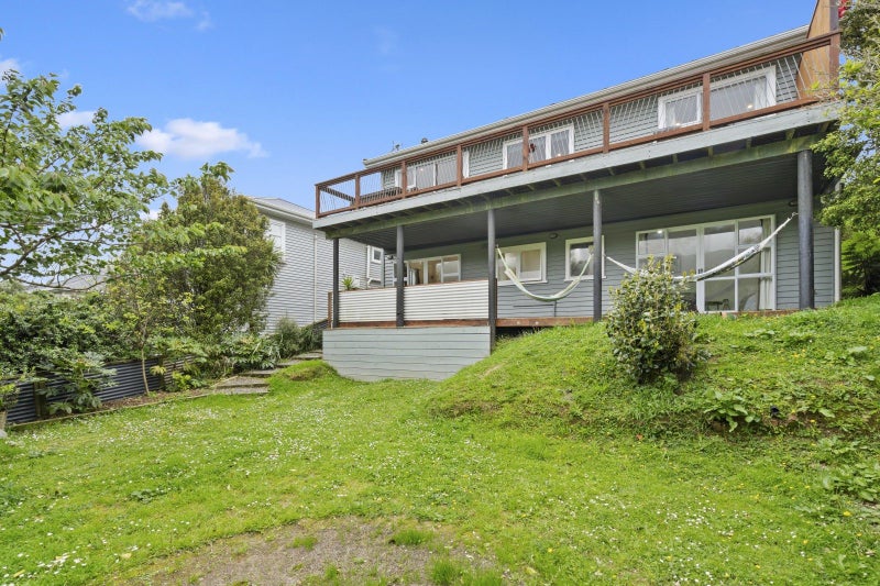 51 Handyside Street, Tawa, Wellington - Carousel 1