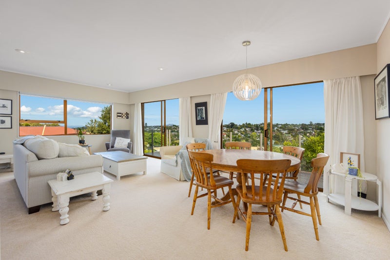 23 King Richard Place, Browns Bay, Auckland - Carousel 1