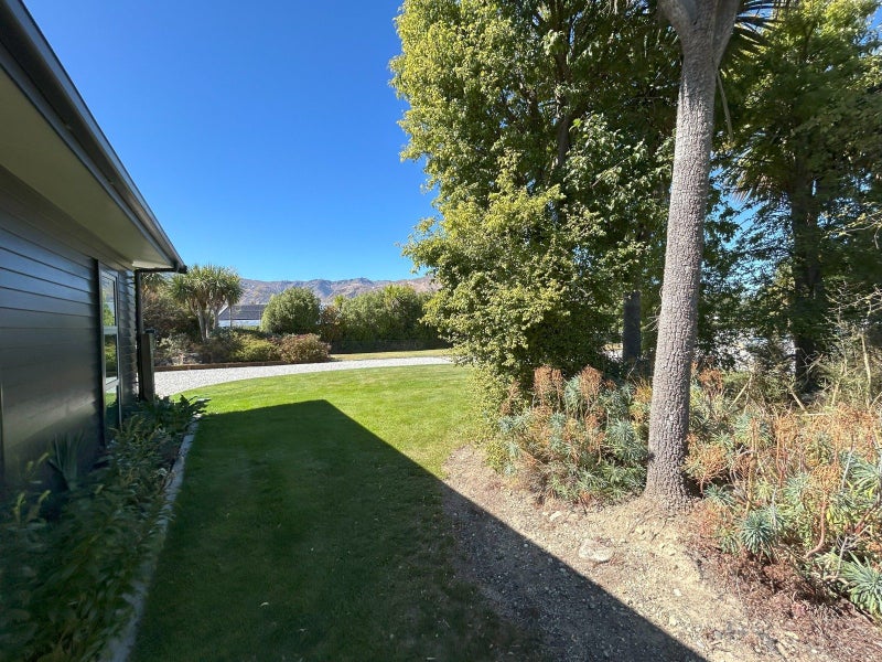 28 Sam John Place, Lake Hāwea - Carousel 21