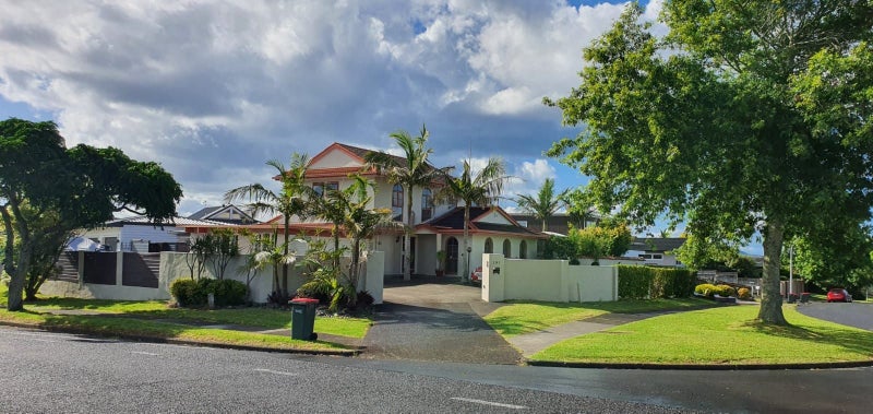 191 Fisher Parade, Farm Cove, Auckland - Carousel 1