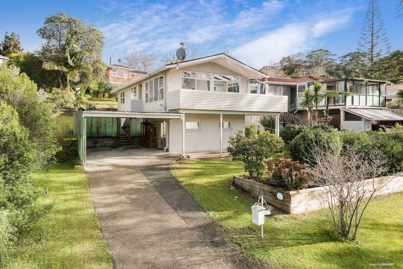 8 Arosa Place, Forrest Hill, Auckland - Carousel 1