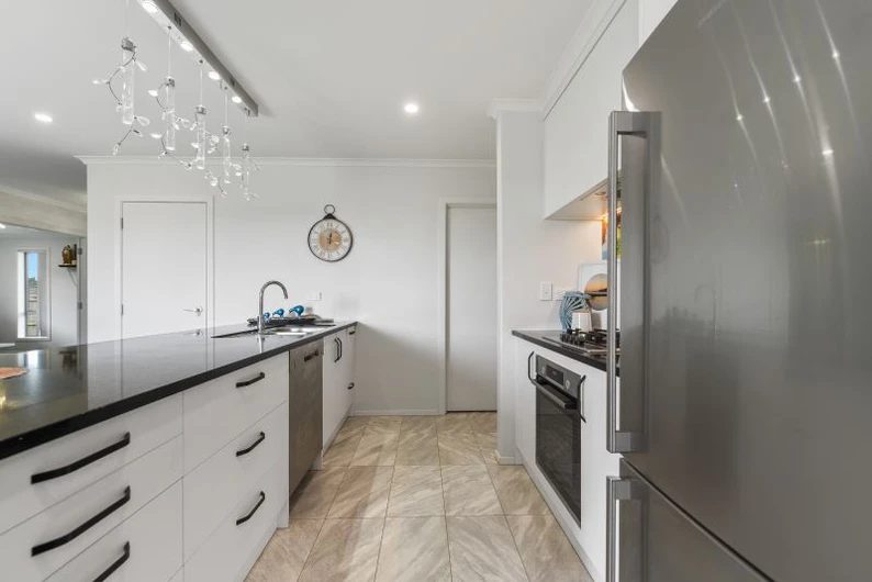 11 Bostonkip Crescent, Fitzroy, Hamilton - Carousel 2