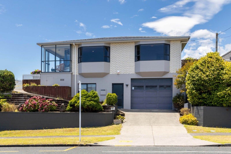 47 Paynters Avenue, Strandon, New Plymouth - Carousel 1