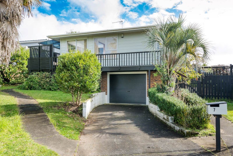 7 Cockayne Crescent, Sunnynook, Auckland - Carousel 1