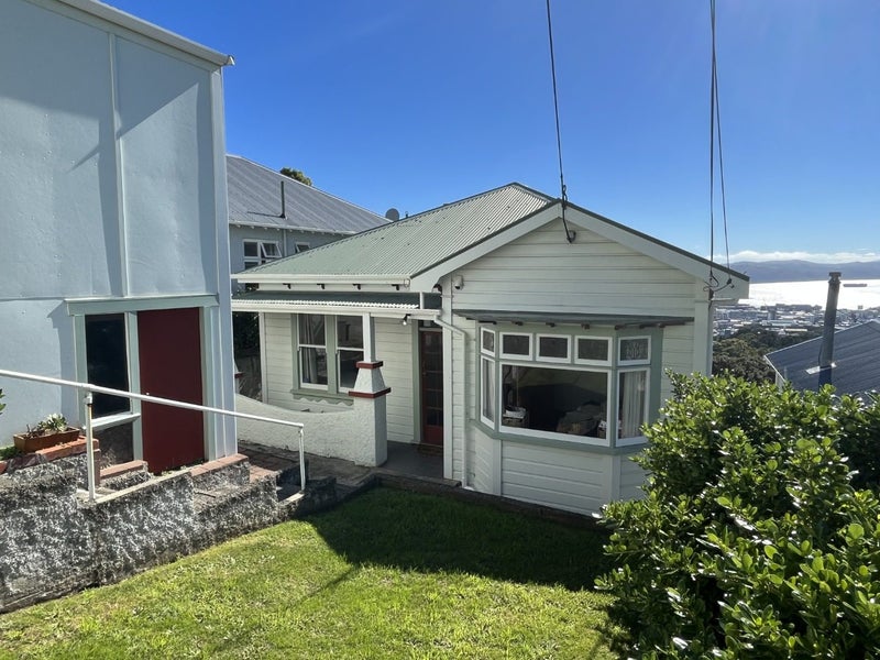 18 Connaught Terrace, Brooklyn, Wellington - Carousel 2