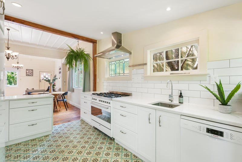 7 Rambler Crescent, Beach Haven, Auckland - Carousel 2