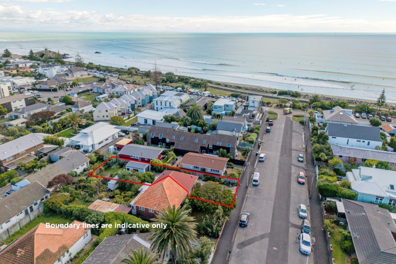 10 Stoke Street, Sumner, Christchurch - Carousel 1