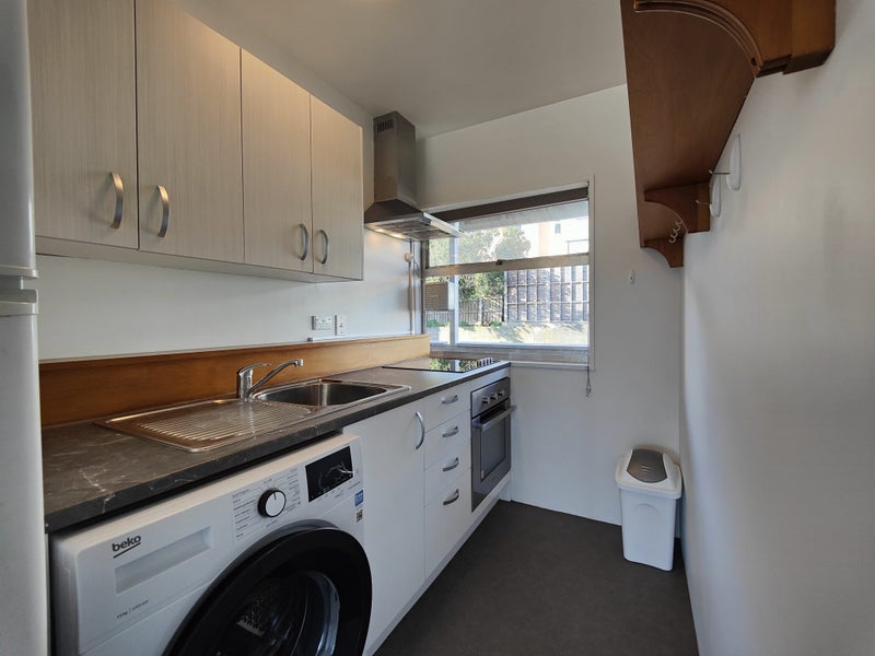 303/131 Brougham Street, Mount Victoria, Wellington - Carousel 2