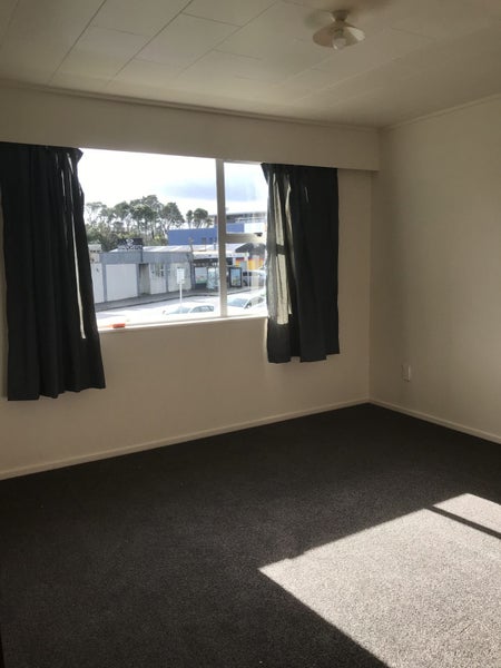 4/210 Newlands Road, Newlands, Wellington - Carousel 2