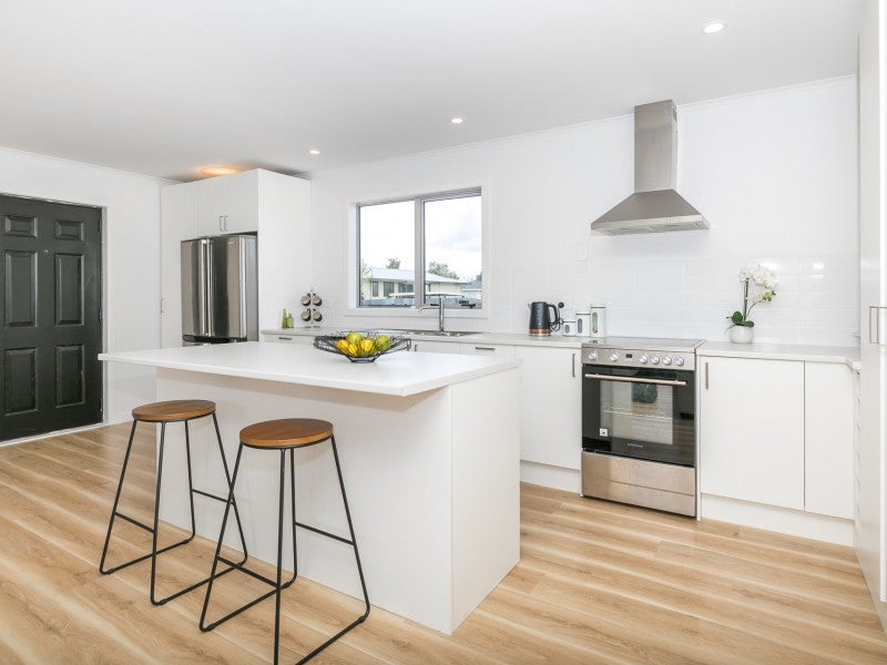 11 Pringle Place, Nawton, Hamilton - Carousel 2