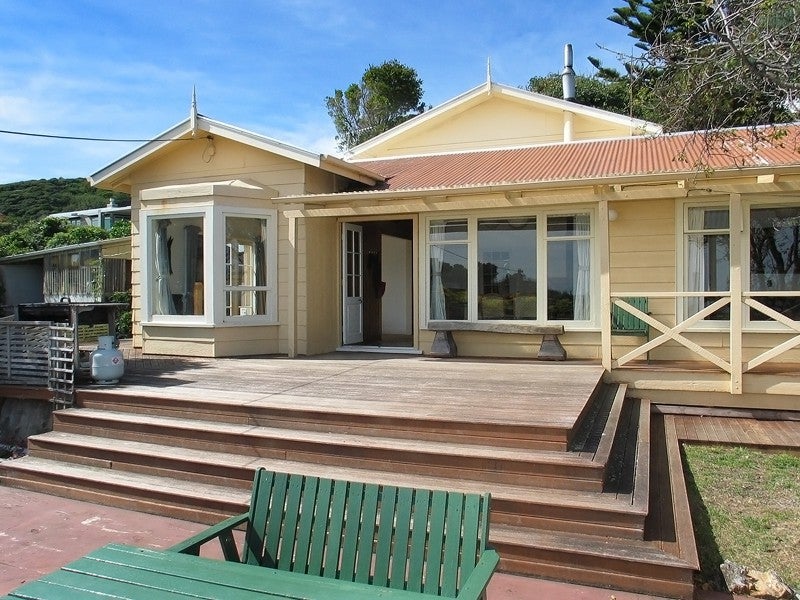 12 Cluny Road, Plimmerton, Porirua - Carousel 1