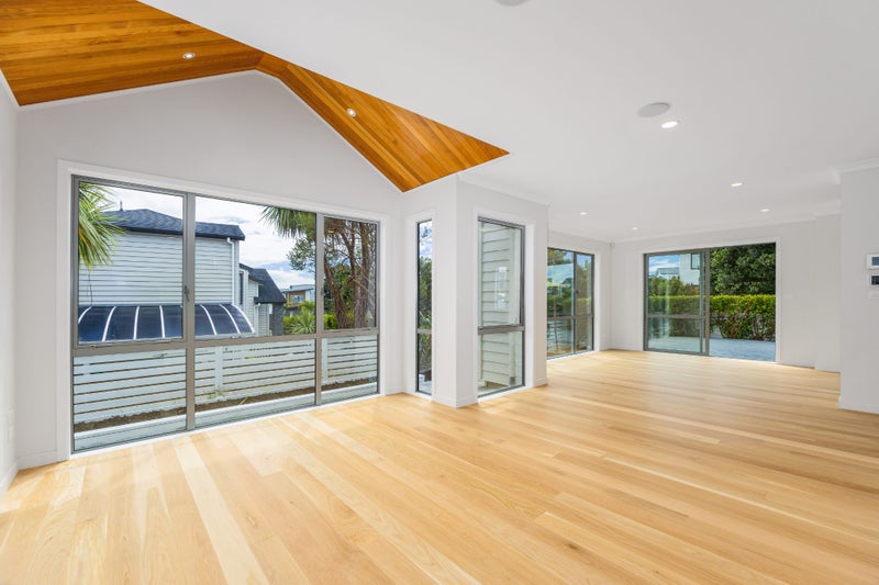 17 Headland Drive, Long Bay, Auckland - Carousel 2