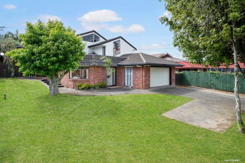 3 Gardenia Grove, Half Moon Bay, Auckland - Carousel 1