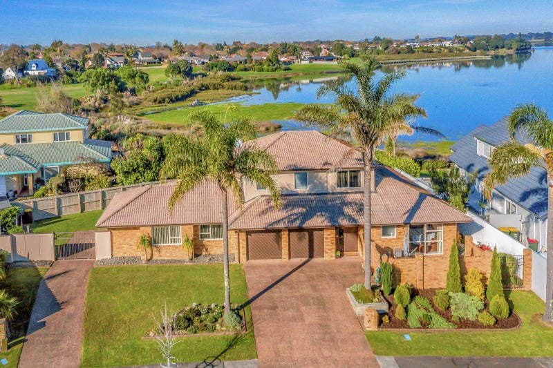 26 Keywella Drive, Conifer Grove, Takanini - Carousel 1