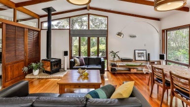 73 Woodfern Crescent, Titirangi, Auckland - Carousel 1