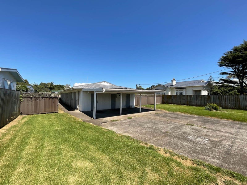 2/44 Muir Avenue, Mangere Bridge, Auckland - Carousel 1