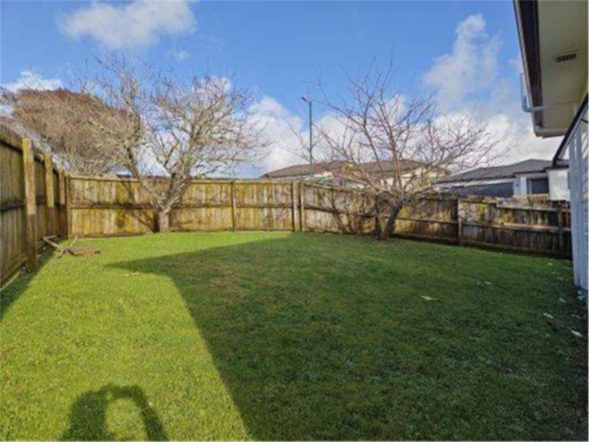 19 Hercules Drive, Henderson, Auckland - Carousel 12
