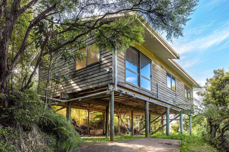 53 Crescent Road West, Ostend, Waiheke Island - Carousel 2