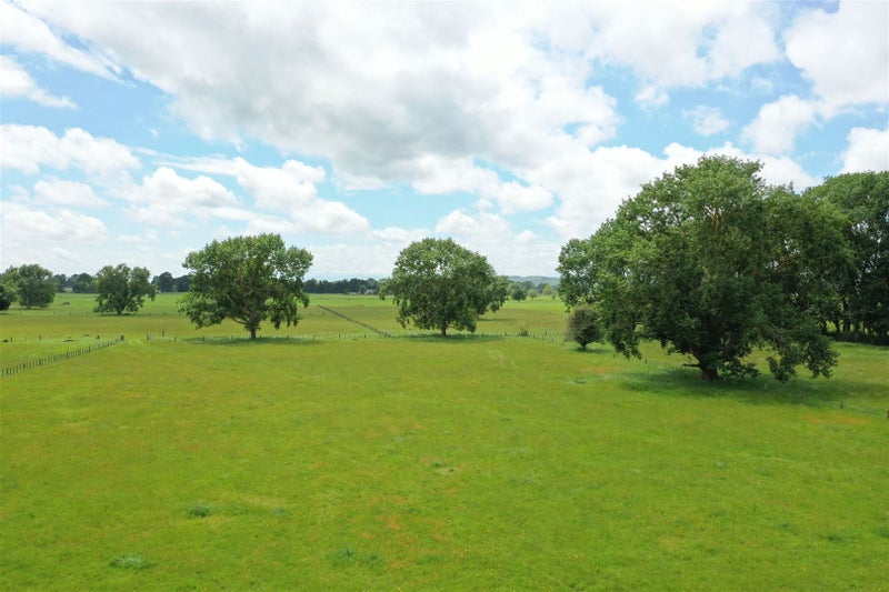 282 Marshmeadow Road, Hamilton - Carousel 2