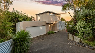 2/20 Sycamore Drive, Sunnynook, Auckland - Carousel 1