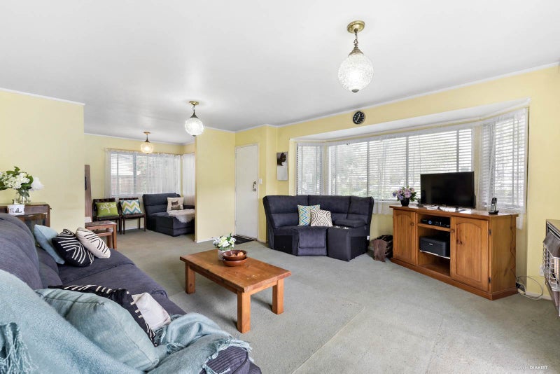 1/18 Kindergarten Drive, Conifer Grove, Takanini - Carousel 2