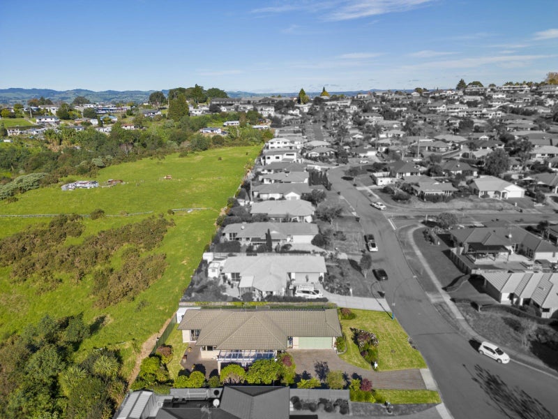 36 Donnington Place, Bethlehem, Tauranga - Carousel 1