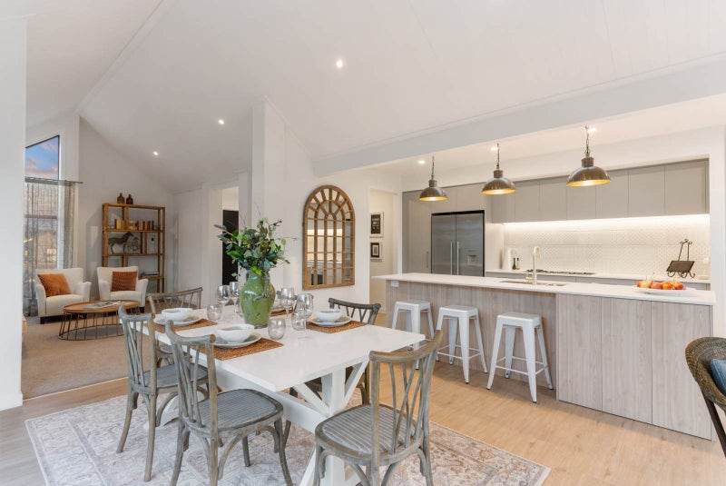 10 Te Rata Boulevard, Karaka, Papakura - Carousel 1