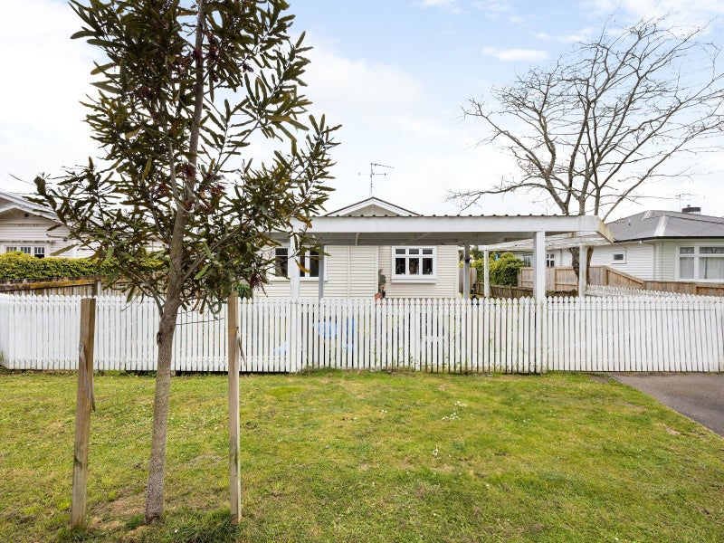45 Brookfield Street, Hamilton East, Hamilton - Carousel 2