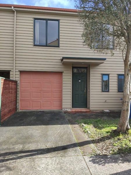 53/1 Ambrico Place, New Lynn, Auckland - Carousel 1